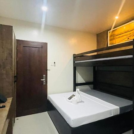 A&E Apartelle Bacolod Exteriör bild