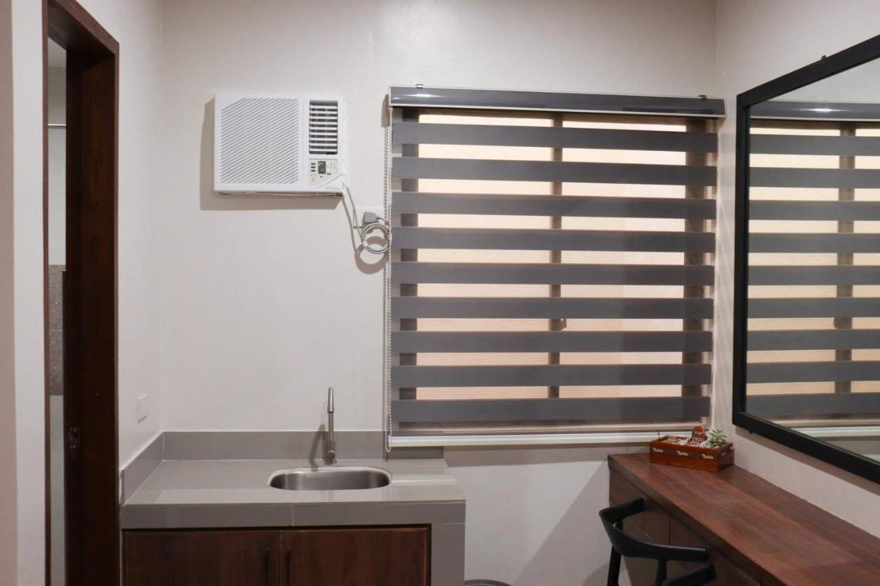 A&E Apartelle Bacolod Exteriör bild