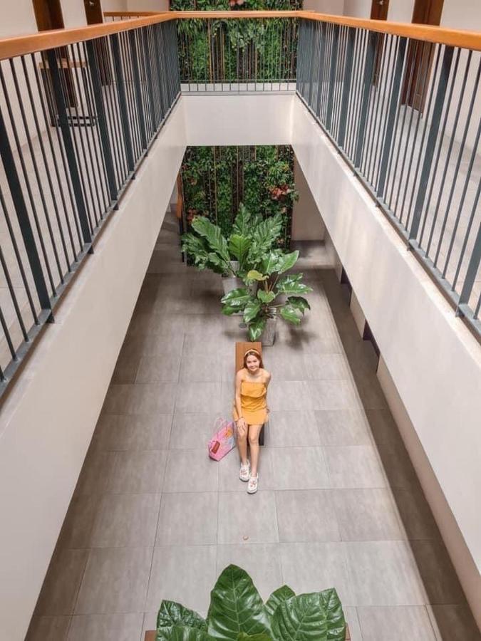 A&E Apartelle Bacolod Exteriör bild
