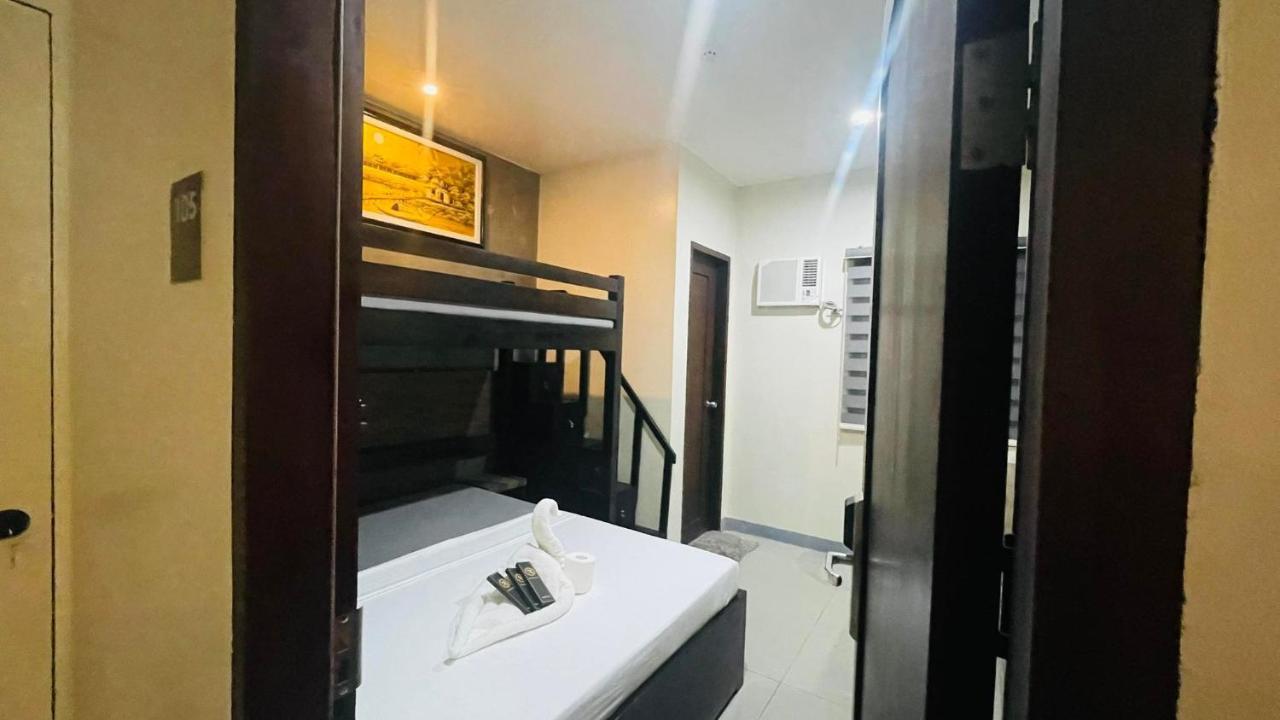 A&E Apartelle Bacolod Exteriör bild